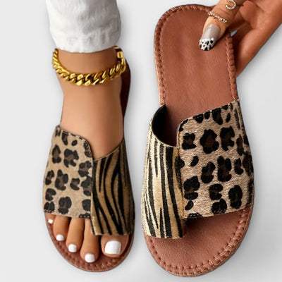 Pantoffels met luipaardprint